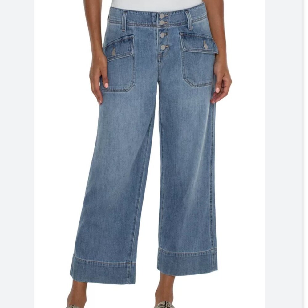 Women Liverpool Cropped Front Pocket Jeans-Super Stride in Light Blue Size 31